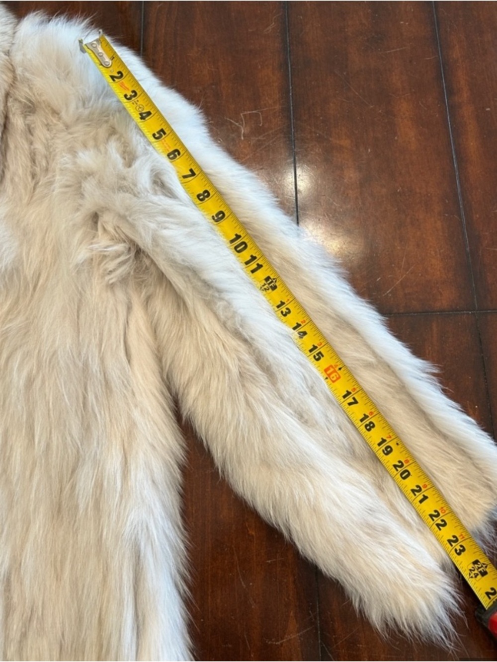 Luxury Saga Fox fur coat - Picture 5 of 9